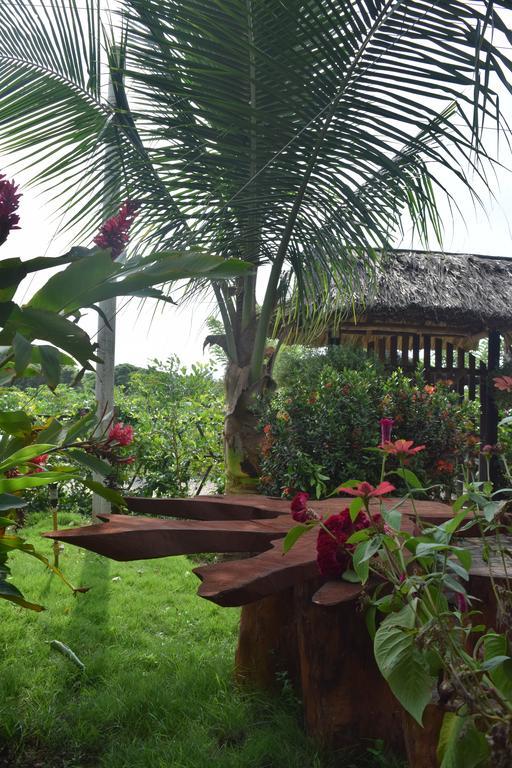 Palomino Breeze Hostal Exterior photo